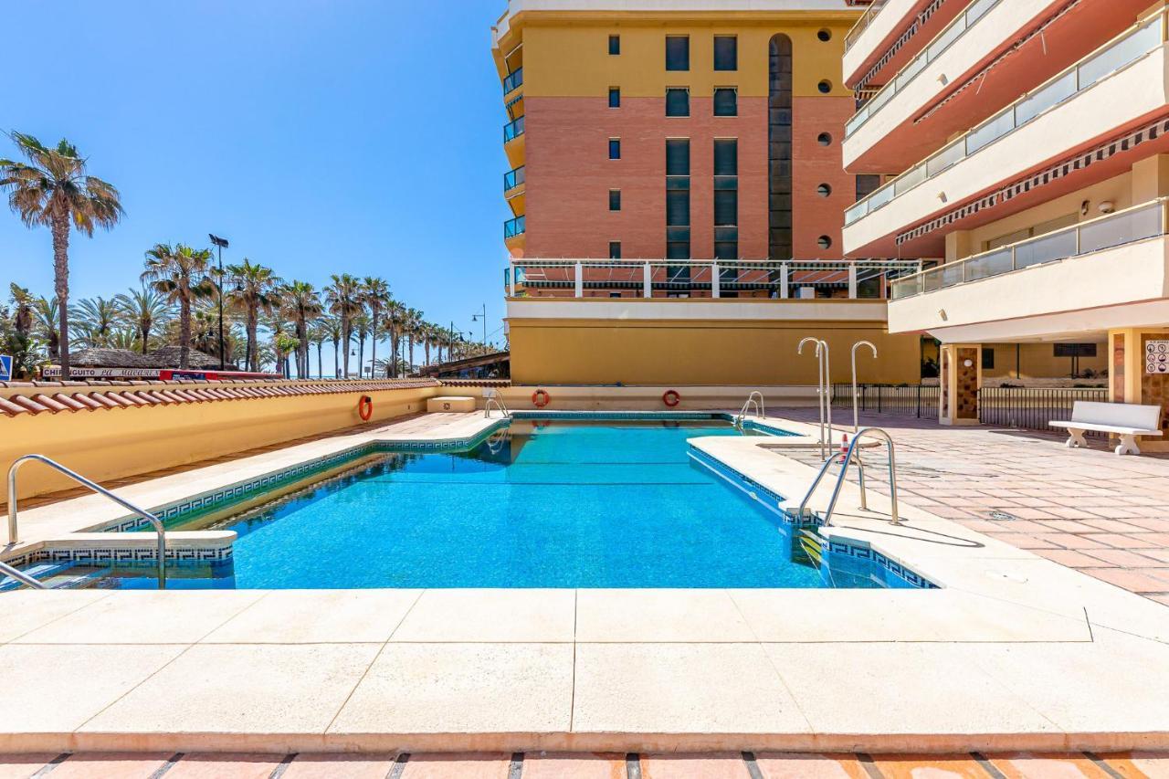 797 Holiday Rentals - Amplio Piso Con Terraza En Primera Linea De Playa Торемолинос Екстериор снимка