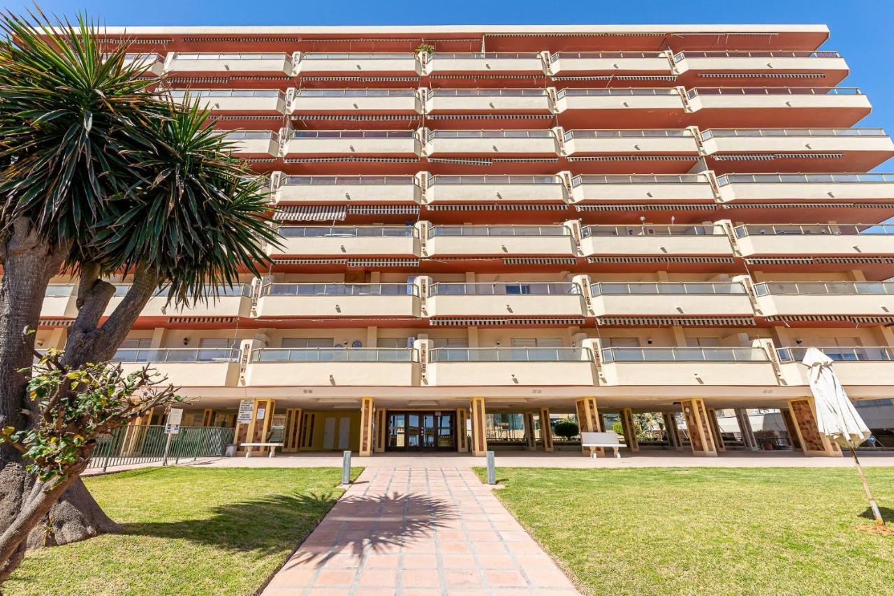 797 Holiday Rentals - Amplio Piso Con Terraza En Primera Linea De Playa Торемолинос Екстериор снимка