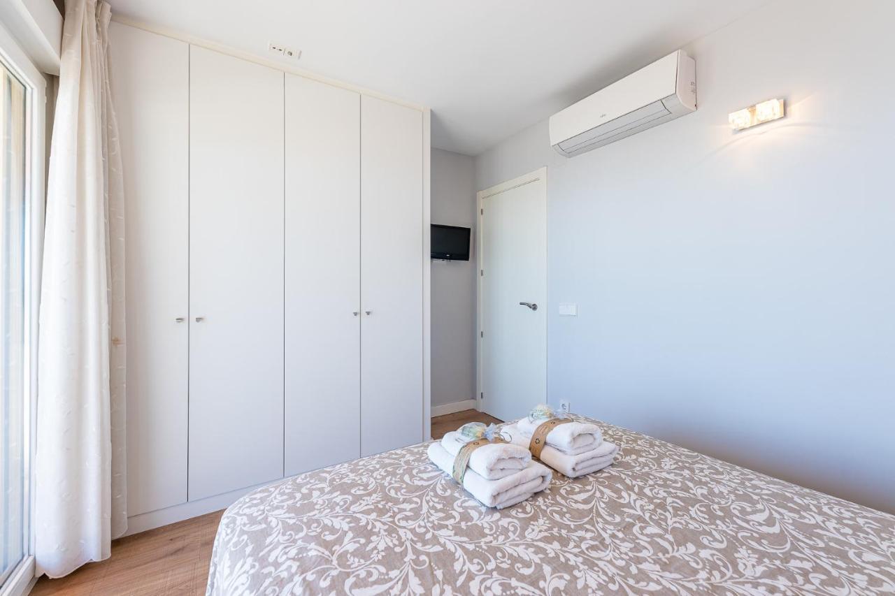797 Holiday Rentals - Amplio Piso Con Terraza En Primera Linea De Playa Торемолинос Екстериор снимка